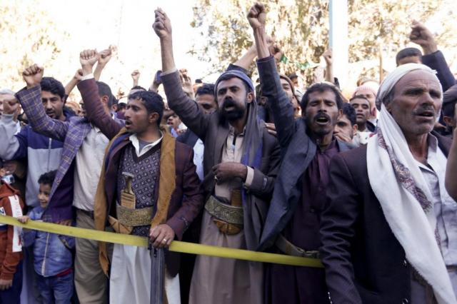 اشتباكات عنيفة بينية داخل صفوف جماعة الحوثي بمحافظة عمران وسقوط قتيل و جرحى ( تفاصيل أولية )