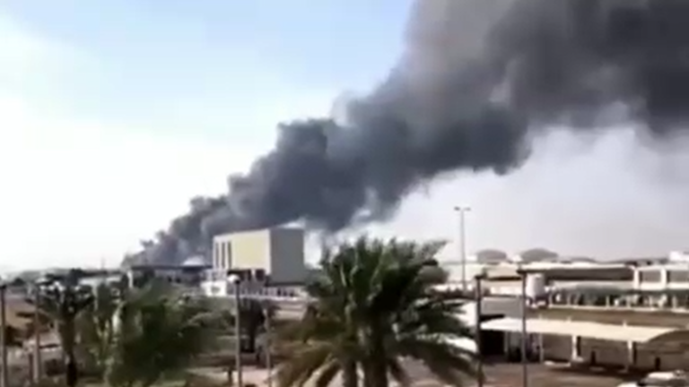 مقطع فيديو متداول للقطات الأولى من الانفجار والحرائق في أبو ظبي