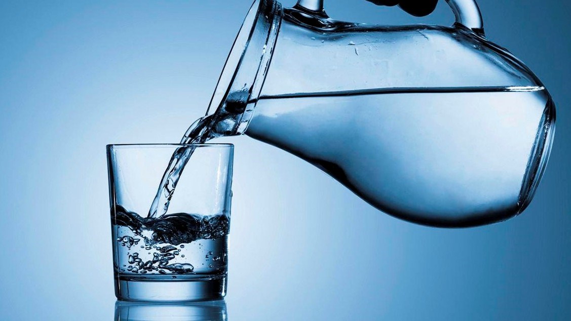 معجزة ربانية خارقة .. هذا ما سيحدث لجسمك عند شرب 4 لترات من الماء يوميا لمدة شهر