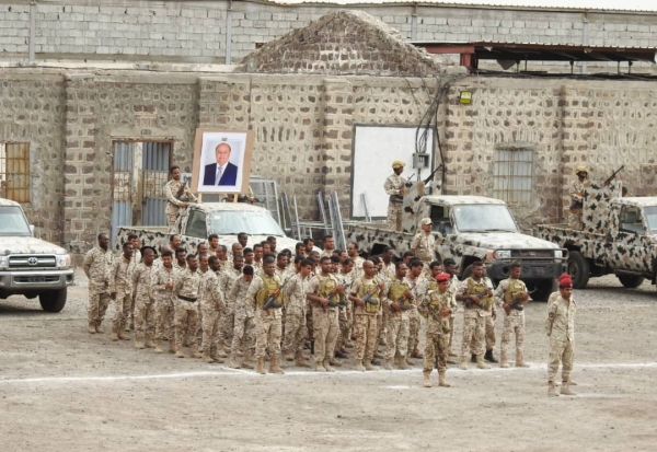 الكشف عن هوية ونوعية القوات العسكرية المكلفة بحماية الرئيس هادي وقصر معاشيق في العاصمة عدن! ( صورة )